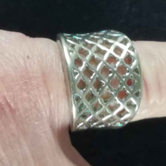 NWT! Mens Chuns Crisscross Lattice Silver Tone Ring Size 8 Band Gothic Linked - Picture 5 of 7